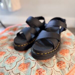 Doc Marten Voss II black sandals